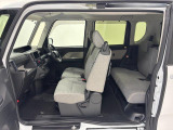 センターピラーインで大きく開くミラクルオープンドア!お子さまとの乗り降りも、大きな荷物の出し入れもスムーズです♪