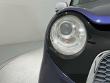 ディスチャージヘッドライト搭載でしっかり明るく照らしてくれるので、夜間走行や不慣れな道でも安心です。