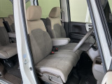 当車両は、次のお客様に気持ちよくお乗りいただくため、専門スタッフによる【徹底シートクリーニング】を施工済みです!