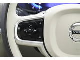 アダプティブクルーズコントロールパイロットアシスト(車線維持機能付き追従型クルーズコントロール)はスイッチ一つの簡単操作です