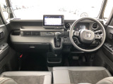 【インパネ全体】手が届きやすく、どなたでも運転しやすいです。シンプルで使いやすい設計になっています!