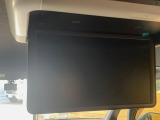 【15.6型フリップダウン】大画面モニターで後席でもエンタメをお楽しみいただけます。家族や友人とお出かけする機会が多い方に大人気です♪