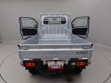 愛知ダイハツではお車をご購入頂いた後が本当のお付き合いのスタートだと思っています。 ですので定期点検や車検もお得なパックをご用意してお客様に頼りにされるダイハツディーラーを目指しています☆