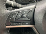 ステアリングスイッチで目線を放さずオーディオ操作が可能です。