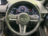 【純正革巻きステアリング】上質な革を使用することで、手にしっかり馴染みとても運転しやすいハンドルです♪
