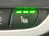 ●フロントシートヒーティング:運転席・助手席共に三段階で調節が可能なシートヒーターを装備しております。季節を問わず快適にご使用いただけます。
