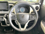 【純正革巻きステアリング】上質な革を使用することで、手にしっかり馴染みとても運転しやすいハンドルです♪