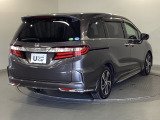 スライドドアは通常のドアに比べて、車のボディーに対し平行に開閉し、開けてもスペースを取りません。出入り口が大きいドアはお子様のいるご家庭はもちろん、混んだ駐車場でも大活躍です!