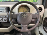 インテリアに合わせたデザインのステアリングは、運転される方のことも考え、運転しやすい形状、大きさです。是非一度、実際に触ってお確かめください。