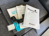 メンテナンスノート【整備記録簿】、取説も揃っています。スマートキーはバッグなどにしまったままボタン操作でエンジンの始動・停止ができて大変便利です。
