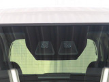 安全装備次世代スマートアシスト付です。毎日の運転で感じる不安や緊張を減らしヒヤッとするシーンの回避をサポートします。みんなに安全・安心を。