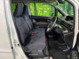 運転席シート廻りは使用感も少なく、良好な状態となっています。丁寧に使われていたことがよくわかりますね。