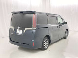 走りにこだわりながら収納力も持ち合わせたお車です。荷物を載せて軽快なドライブを楽しめますよ♪