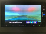 【バックカメラ】運転が苦手な方も車庫入れラクラクです!ギアをリバースに入れれば自動的に切り換わりますので、面倒な操作は不要です♪狭い駐車場もお車を傷つけず安心ですね!