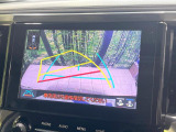 【バックカメラ】駐車時に後方がリアルタイム映像で確認できます。大型商業施設や立体駐車場での駐車時や、夜間のバック時に大活躍!運転スキルに関わらず、今や必須となった装備のひとつです!