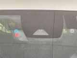 【トヨタセーフティセンス】走行中に前方の車両等を認識し、衝突しそうな時は警報とブレーキで衝突回避と被害軽減をアシスト。より安全にドライブをお楽しみいただけます。