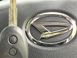 【キーレス】少し離れた場所からでもボタン一つでドアの開錠・施錠ができるのでとっても便利!ドアの鍵穴周りに傷をつけることもありません♪