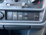 駐車時に障害物の接近を教えてくれるパーキンセンサーもしっかりついてます!