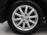 社外品の14インチアルミホイールを装着しています。タイヤサイズ155/65R14
