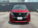 日産のブランドを象徴するVモーショングリルです。