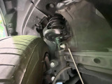 お車を安心してお乗りいただく為には、足回りの定期点検が欠かせません。サービスサポート(有償保証)では無料点検もご提供しており、安心のカーライフをお過ごしいただけるサポート体制が整っています。