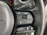 【ホンダセンシング】走行中に前方の車両等を認識し、衝突しそうな時は警報とブレーキで衝突回避と被害軽減をアシスト。より安全にドライブをお楽しみいただけます。