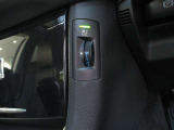 運転席。助手席ともシートエアコン付きです。