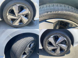 純正のアルミホイールです。タイヤサイズは205/50R17です。