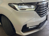 【LEDヘッドライト】悪天候や夜間走行時も良好な視界を確保し安心して運転できる高輝度LEDヘッドライトを装備!点灯速度が早く、消費電力も抑えられています。