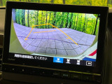【バックカメラ】駐車時に後方がリアルタイム映像で確認できます。大型商業施設や立体駐車場での駐車時や、夜間のバック時に大活躍!運転スキルに関わらず、今や必須となった装備のひとつです!