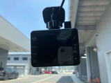 弊社に入庫したばかりの鮮度が高い車両を、クリーニングのみ、そのまま展示場へコストをかけずご提供することで驚きのお求めやすい価格を実現しました。店頭で現車確認できるお客様のみ販売させて頂けます。