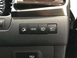オートマチックハイビームとは、先行車や対向車のライトを認識し、ハイビームとロービームを自動で切り替える機能です。夜道の視界を確保します。詳細は販売店スタッフまでおたずねください。