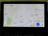 純正ナビを装備。タッチパネル式で使いやすく、お出かけもラクラクです。