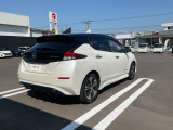 H30年式 リーフ G ブリリアントホワイトパール/ブルーのお車が入荷しました☆