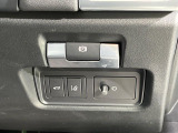 ?レーンキープアシスト『車載のカメラ+センサーが走行車線を認識し、車線を逸脱しそうになると必要に応じてステアリングを穏やかに修正。また、ステアリングを振動させ、ドライバーに警告します。』