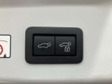 リヤゲートは電動で開閉が出来きます!週末のお買い物にも便利です!
