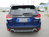 SUBARUは安心安全をご提供するため視界の良さにこだわった車作り。後方視界も良好です。