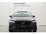 世界で初めて市販車にボルボが搭載した歩行者検知機能付フルオートブレーキをはじめ、追従型クルーズコントロール等先進の機能を装備しています
