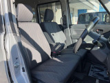 運転席シート廻りは使用感も少なく、良好な状態となっています。丁寧に使われていたことがよくわかりますね。
