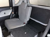 シートを倒せば荷室が広がり、用途に応じた使い方が可能で快適です。