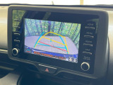 【バックカメラ】駐車時に後方がリアルタイム映像で確認できます。大型商業施設や立体駐車場での駐車時や、夜間のバック時に大活躍!運転スキルに関わらず、今や必須となった装備のひとつです!