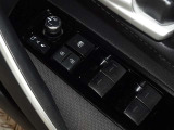 電動格納式ドアミラー・パワーウインドウを装備しています。