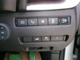 パワーバックドアスイッチです。運転席からも開閉出来ます。