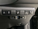 ステアリングヒーター付き。寒い日のドライブも、手のひらから温めてくれます。