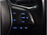 ハンドルから手を放さずに操作出来ますので、安全運転にもつながりますね