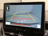 車庫入れや後方操作をサポート!苦手な駐車も安心のバックモニター付きです♪ガイド線も表示されますので、どこまで下がれば良いか目安にもなります☆