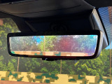 【デジタルインナーミラー】後席の大きな荷物や同乗者で後方が確認しづらい時でも安心!カメラが撮影した車両後方の映像をルームミラー内に表示。クリアな視界で状況の確認が可能です!