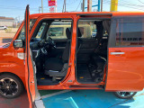当店では、自社で仕入れした厳選車両を、多数展示しております。リーズナブルなお車を多数在庫しております。掘り出し物を探しにいらしてください。