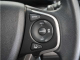 ◆アダプティブクルーズコントロール◆予め設定した車速内でクルマが自動的に加減速。前走車との適切な車間距離を維持しながら追従走行します。【LKAS】車線維持支援システムでステアリング操作を支援。