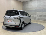 全車1年間の走行距離無制限のロングラン保証付きです。また、さらに安心をお求めの方には1年〜2年の保証延長ができる「ロングラン&alpha;保証」(有償)もお選びいただけます。